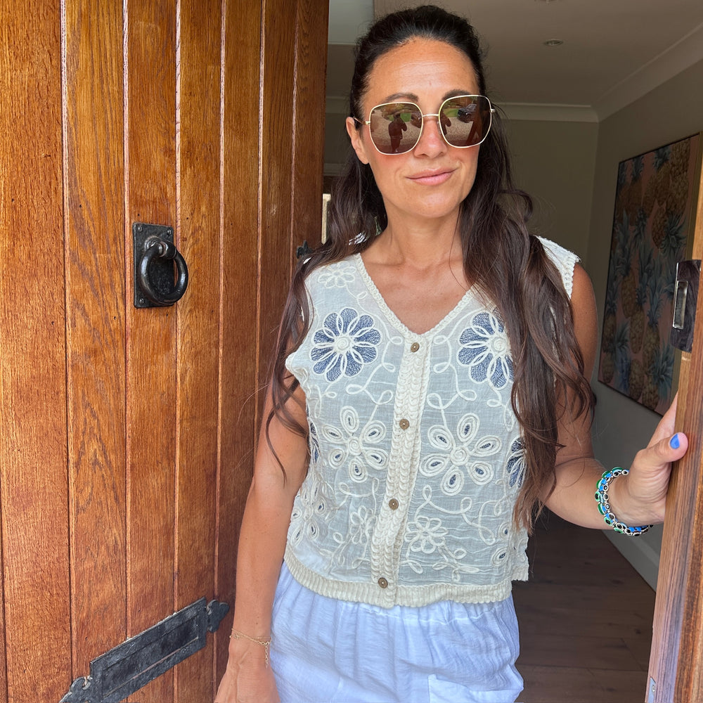Daisy crochet waistcoat