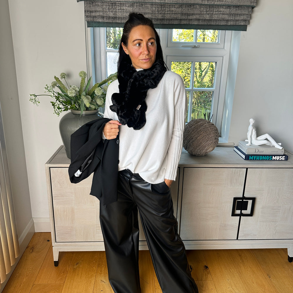 Sally faux fur scarf