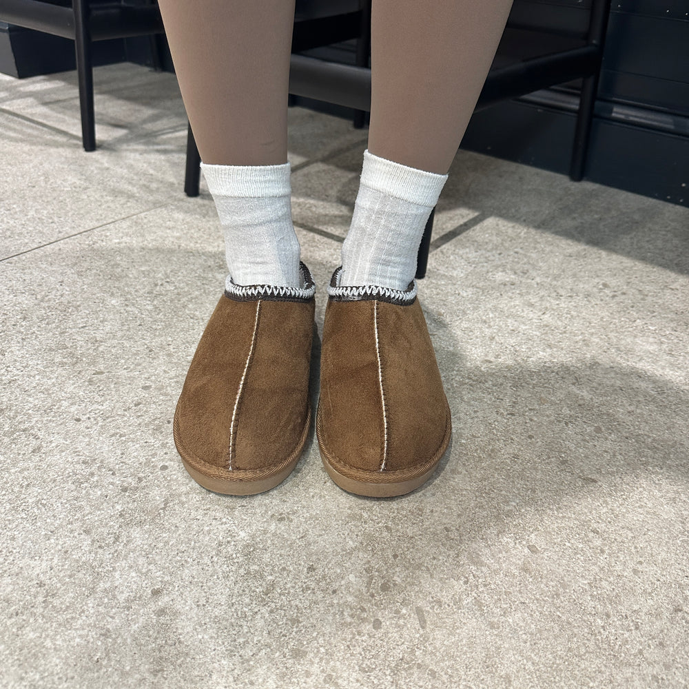 Kelly Snug Slipper Shoe Chestnut - Blush Boutique Essex