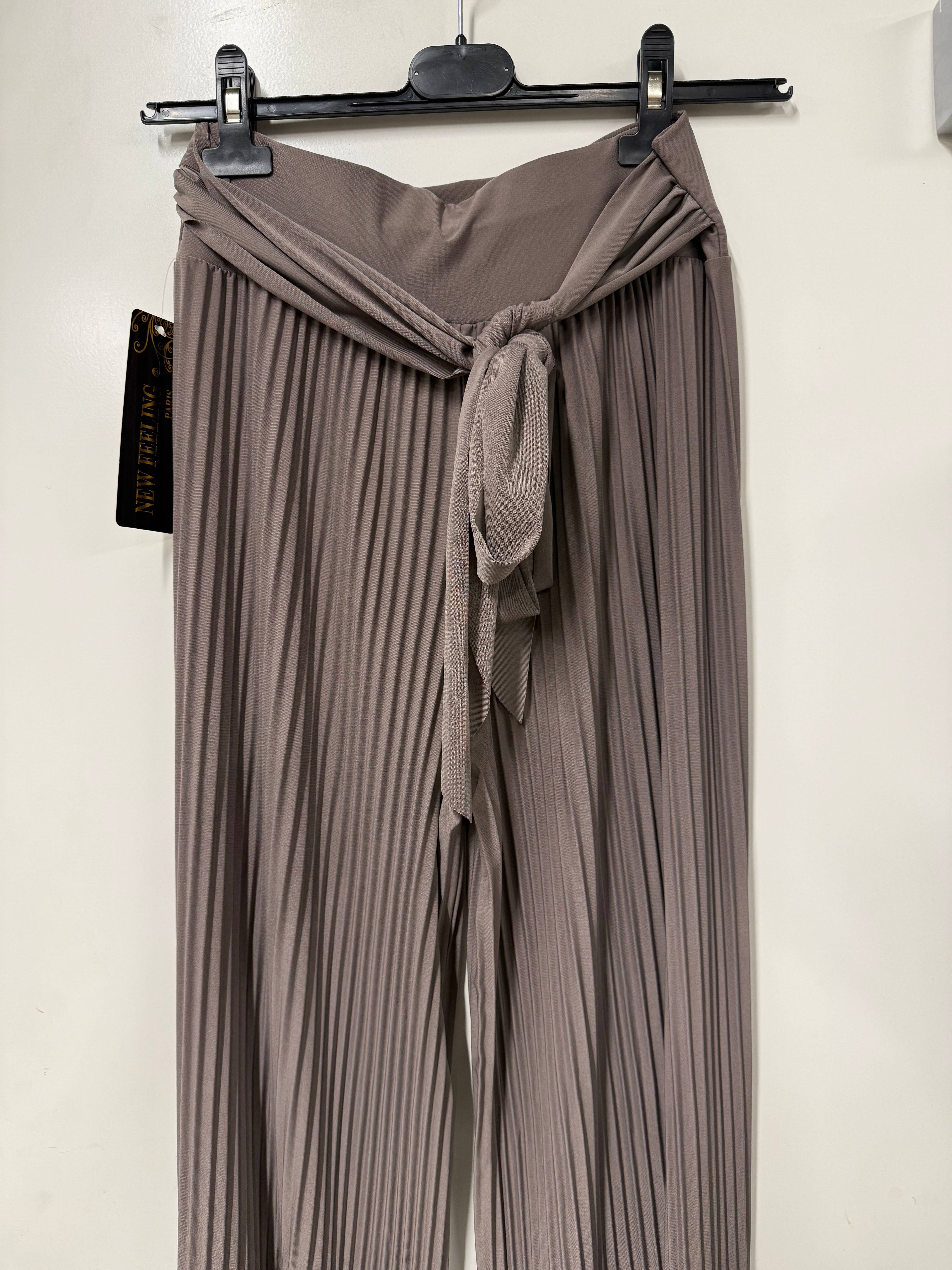 Tammy Pleated Trousers - Blush Boutique Essex
